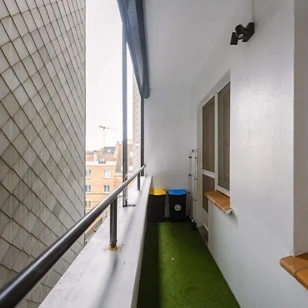 Huswell - Centrally Located In *