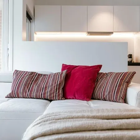 Huswell - Centrally Located In